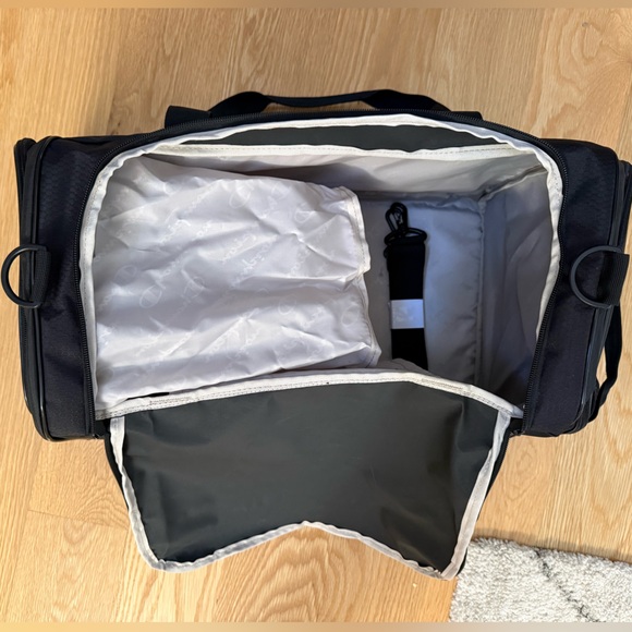 Champion Method Black Duffel Bag 24“ - Picture 4 of 4